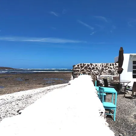 Beachfront Two Bedrooms House Casa Toral بيت للعطل Majanicho