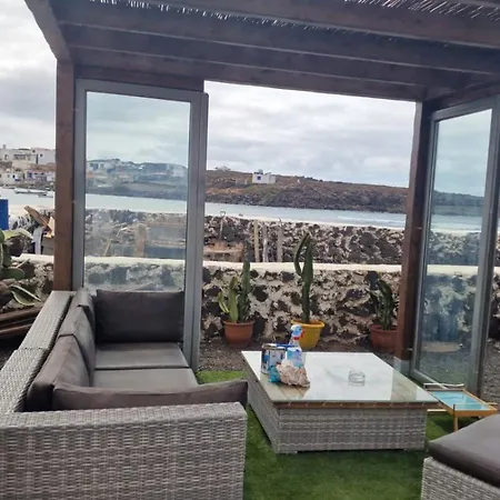 Beachfront Two Bedrooms House Casa Toral Semesterbostad