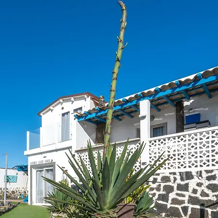 Σπίτι διακοπών Beachfront Two Bedrooms House Casa Toral